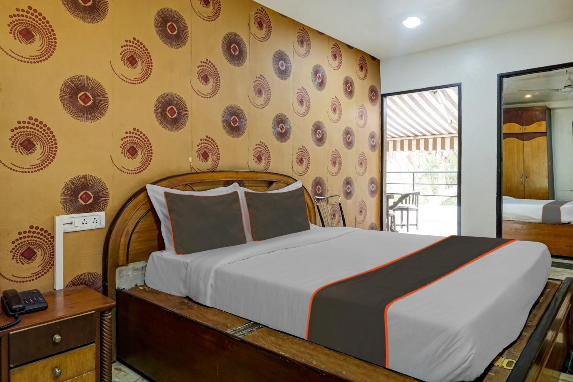 Hotel Galaxy Residency Kalyani Nagar Pune Exterior photo